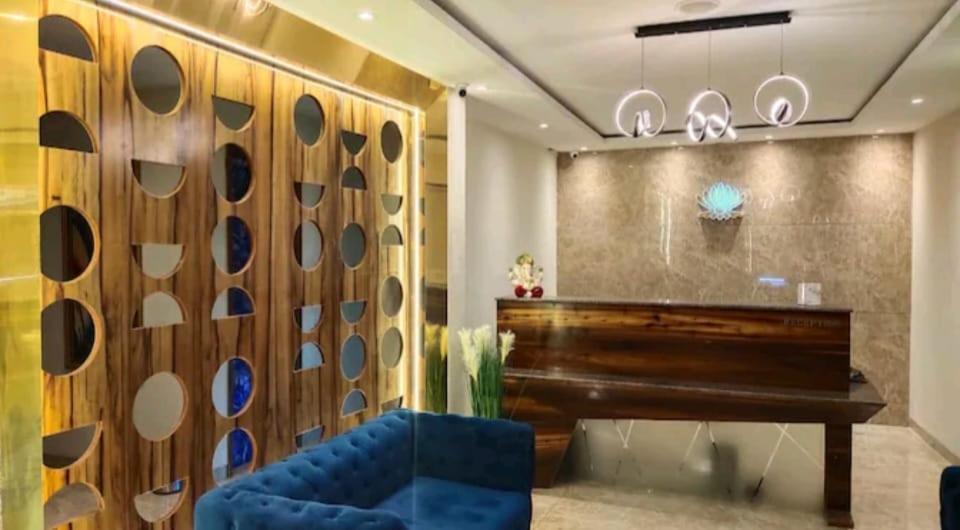 Hotel Pearl Wood Zirakpur Eksteriør billede